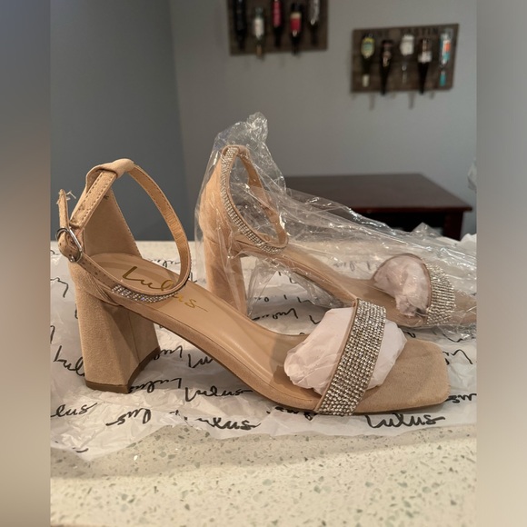 Lulus NEW heels size 8 - Picture 3 of 5